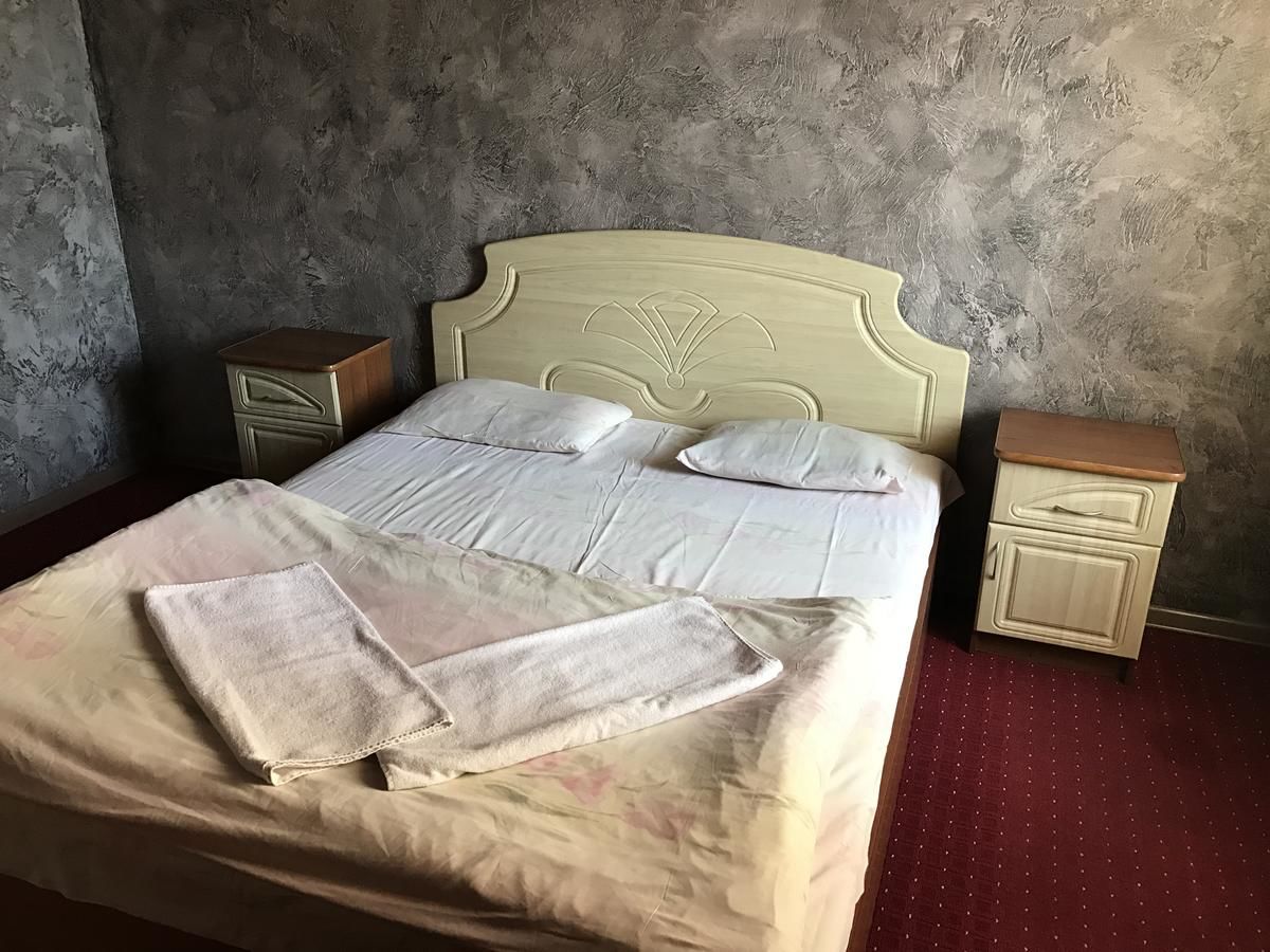 Отель Power House Hotel Луцк